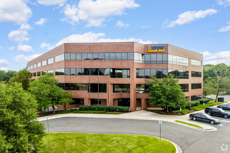 8400 Corporate Dr, Landover, MD for lease - Building Photo - Image 1 of 3