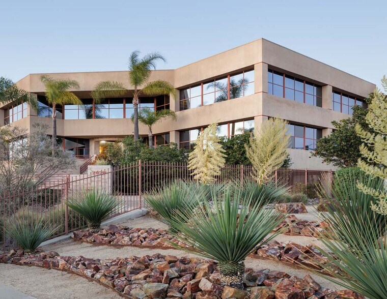7578 El Cajon Blvd, La Mesa, CA à vendre - Photo du bâtiment - Image 3 de 6