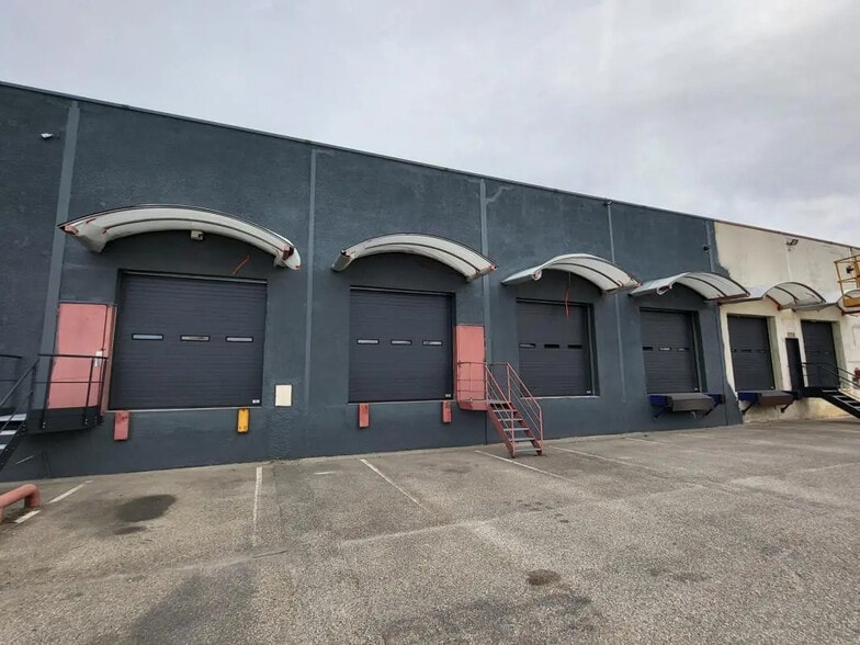 Office in Corbas for lease - Building Photo - Image 1 of 7