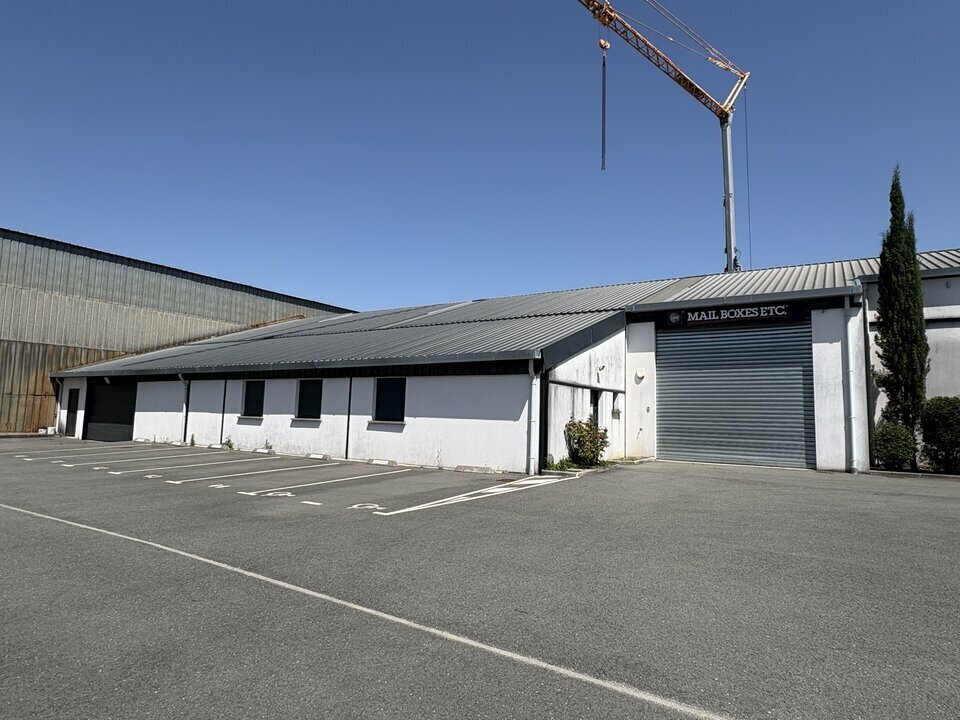 Flex in Mérignac for lease Building Photo- Image 1 of 9