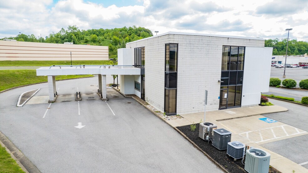 2015 Meadowbrook Mall Rd, Bridgeport, WV à louer - Photo du bâtiment - Image 2 de 14