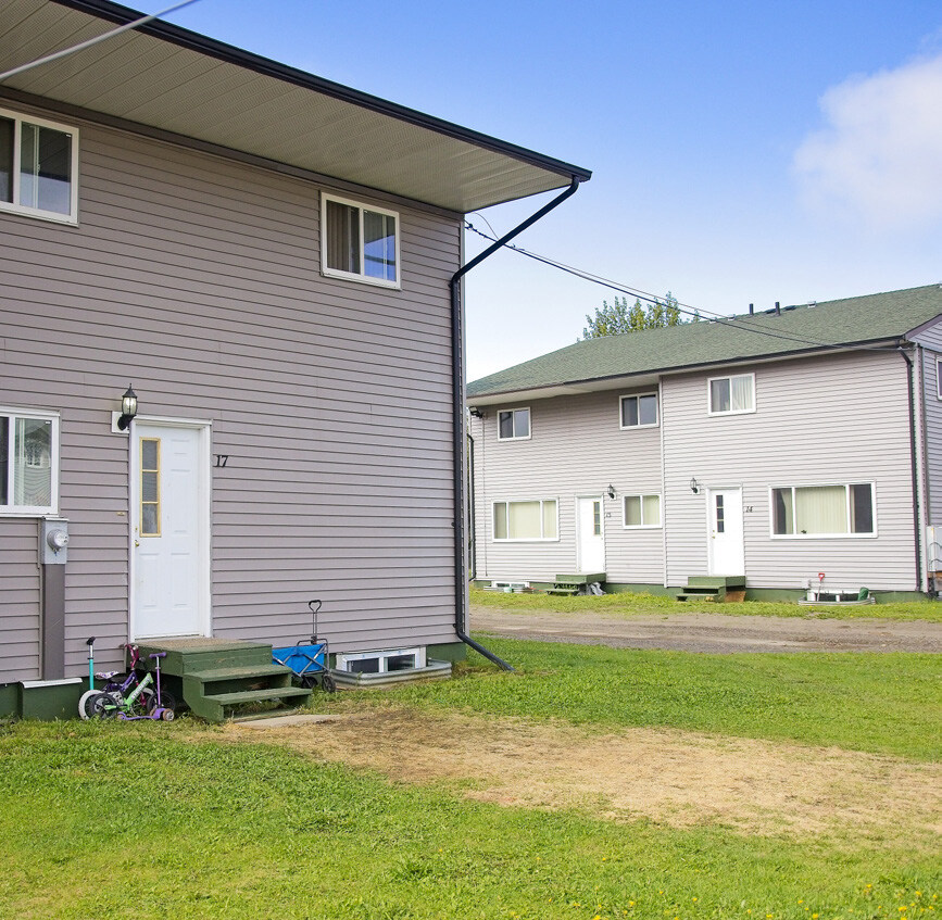 99 Stuart Dr, Mackenzie, BC à vendre Photo du bâtiment- Image 1 de 8