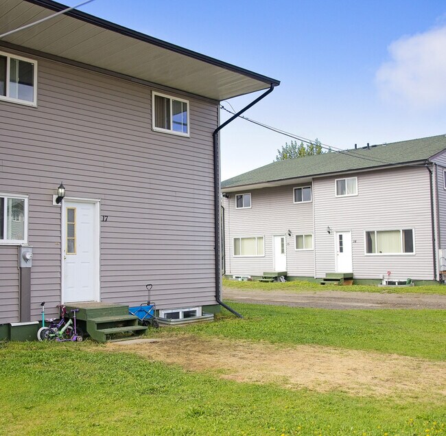 Plus de détails pour 99 Stuart Dr, Mackenzie, BC - Multi-résidentiel à vendre