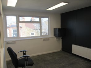 Bedford Rd, London for lease Interior Photo- Image 1 of 6
