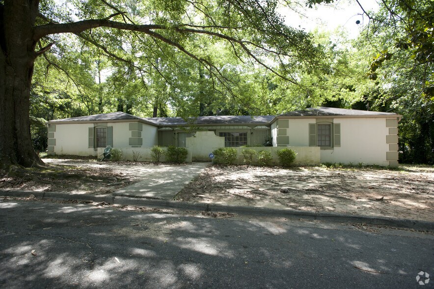 2542 N Pierce Cir, Macon, GA for sale - Building Photo - Image 3 of 4