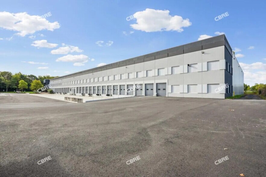 Bureau dans Lisses à louer - Photo du bâtiment - Image 1 de 14