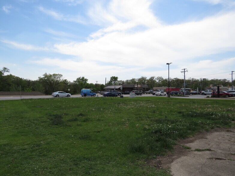 NEC Route 59 & Route 52, Shorewood, IL à vendre - Photo du bâtiment - Image 2 de 16