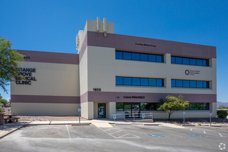 1925 W Orange Grove Rd, Tucson, AZ à louer - Photo du bâtiment - Image 3 de 7