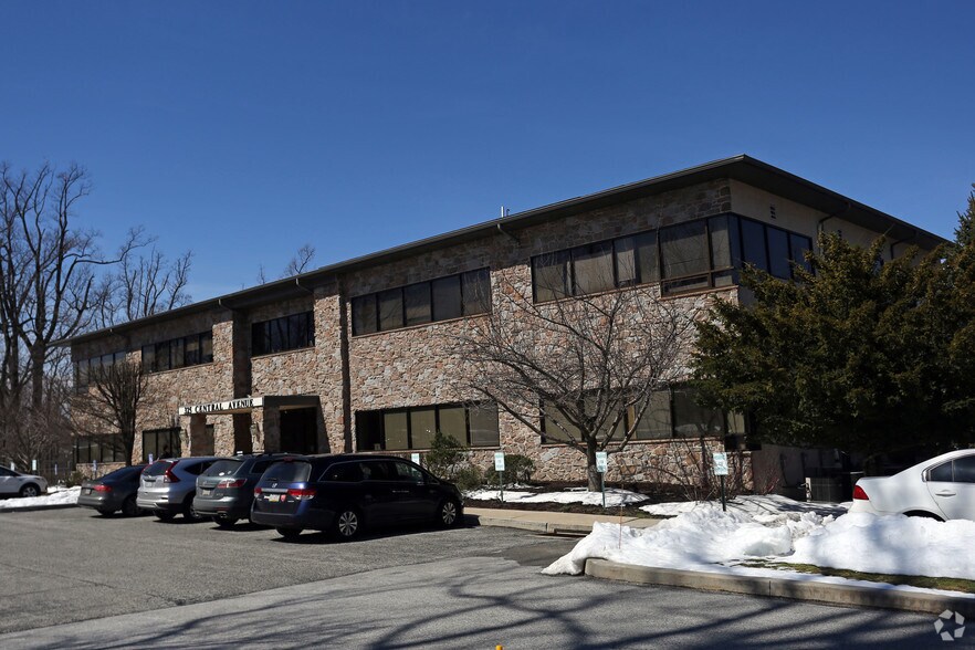 325 W Central Ave, Malvern, PA à louer - Photo du bâtiment - Image 3 de 6