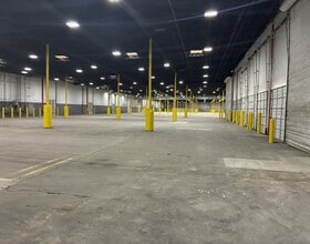 1915-2015 Meridian St, Arlington, TX for lease Interior Photo- Image 2 of 3