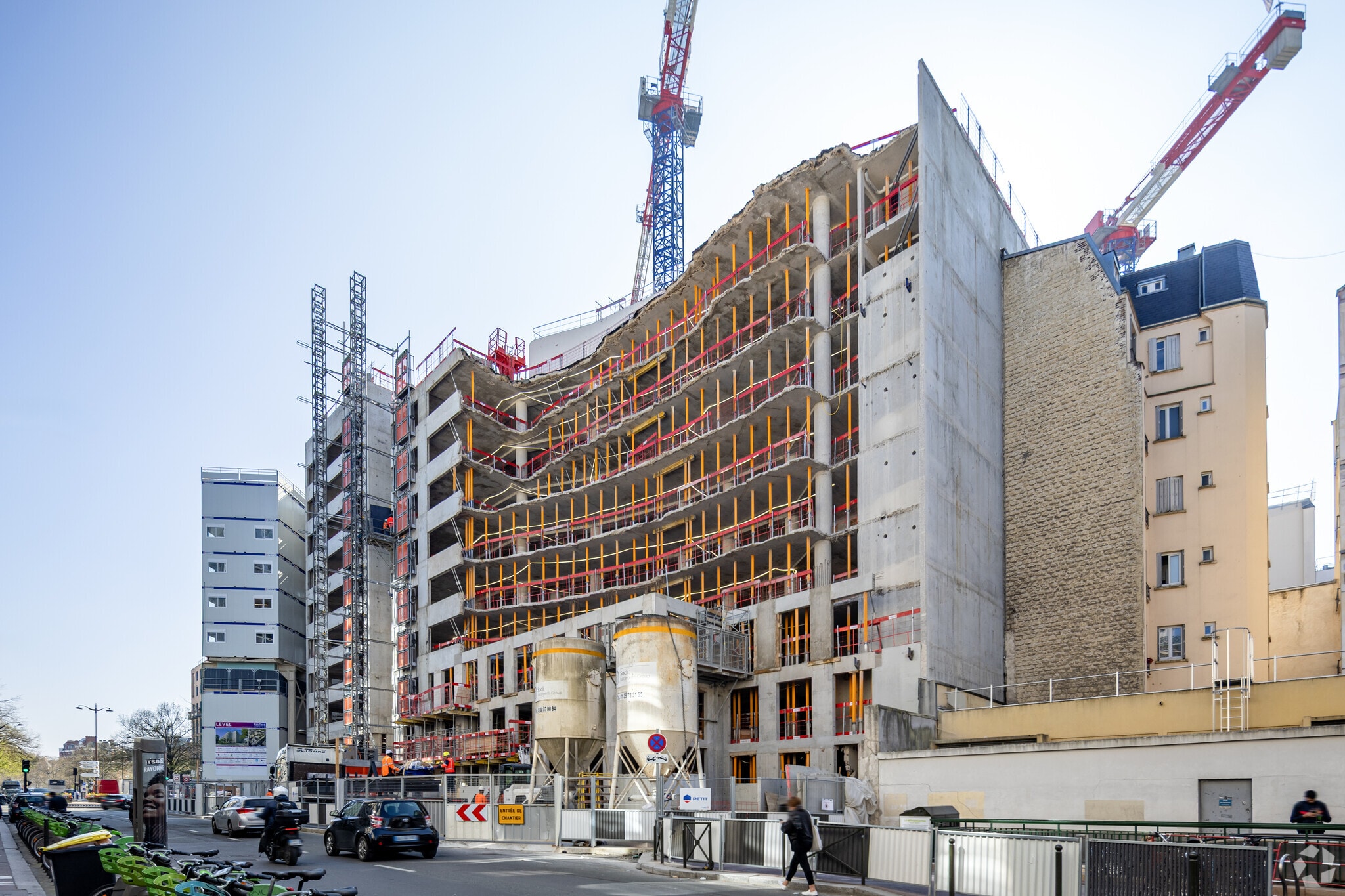 Office in Levallois-Perret for lease Primary Photo- Image 1 of 7