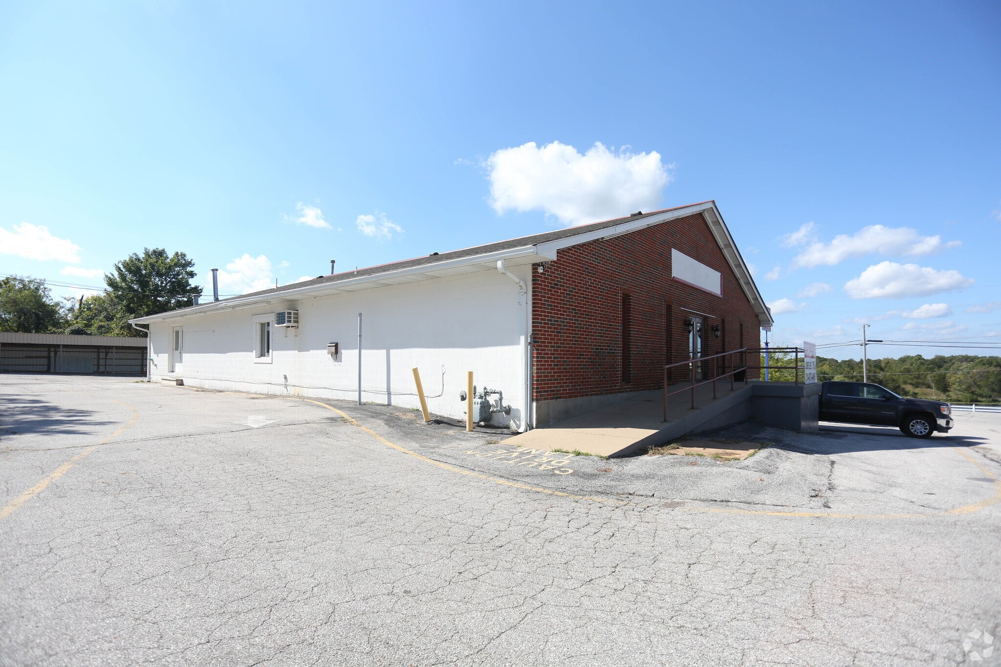 144 7th St, Hillsboro, MO for sale Primary Photo- Image 1 of 1