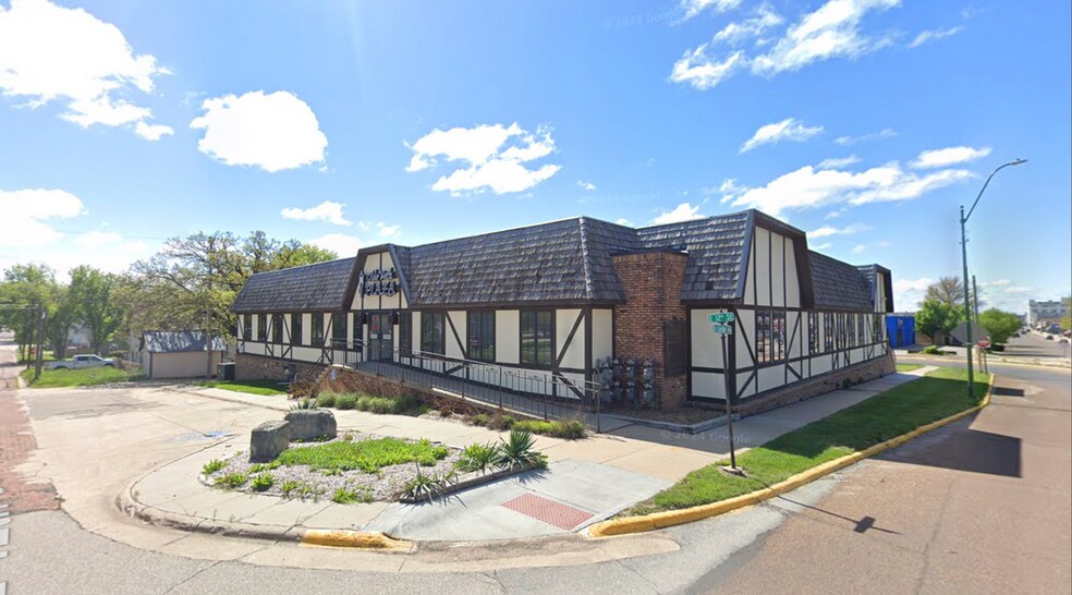 1100 N Lincoln Ave, York, NE for lease - Building Photo - Image 2 of 2