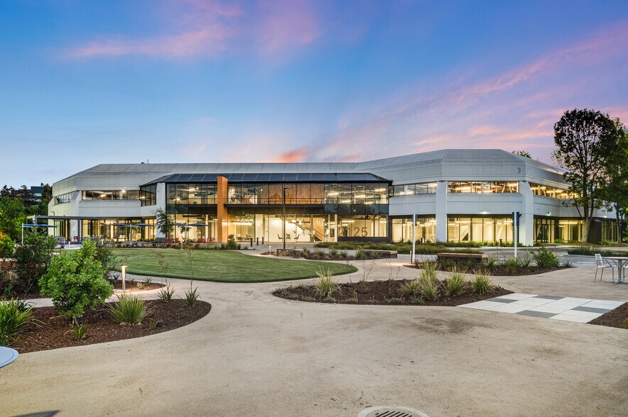 2125 O'Nel Dr, San Jose, CA à louer - Photo du bâtiment - Image 3 de 15