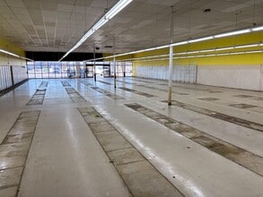 1948-1982 Vandalia St, Collinsville, IL for lease Interior Photo- Image 1 of 1