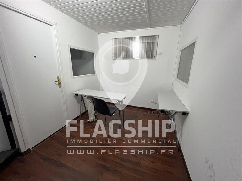 Retail in Charenton-le-Pont for lease - Interior Photo - Image 3 of 10