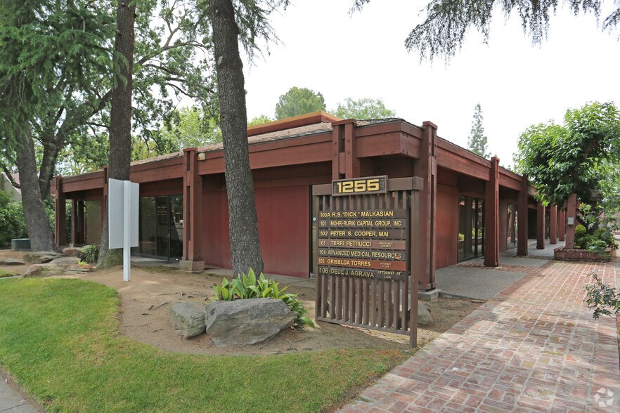 1255 W Shaw Ave, Fresno, CA à louer - Photo du bâtiment - Image 3 de 12