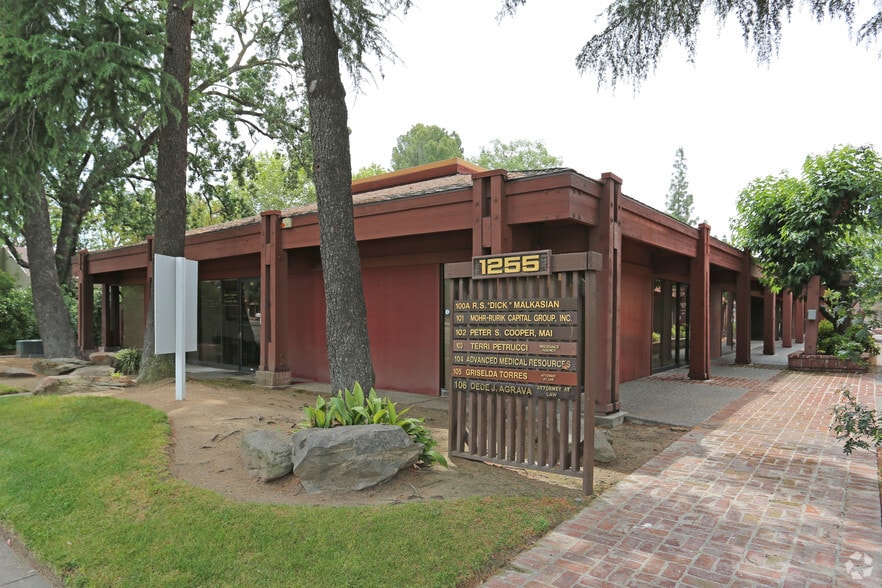 1255 W Shaw Ave, Fresno, CA for lease - Primary Photo - Image 3 of 12