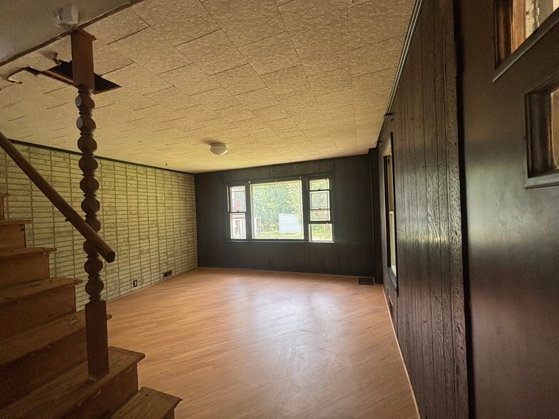 1326 Furnace Rd, Linthicum Heights, MD for lease - Building Photo - Image 3 of 14