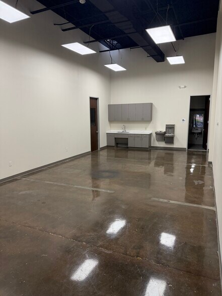 1700 Wirt Rd, Houston, TX à louer - Photo du bâtiment - Image 2 de 7