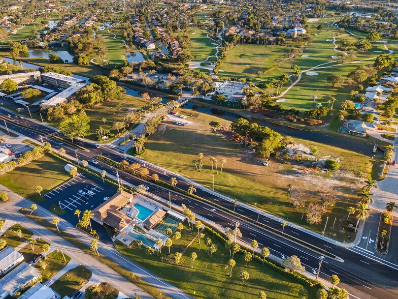 5201 Rattlesnake Hammock Road, Naples, FL à vendre - Photo du bâtiment - Image 3 de 8