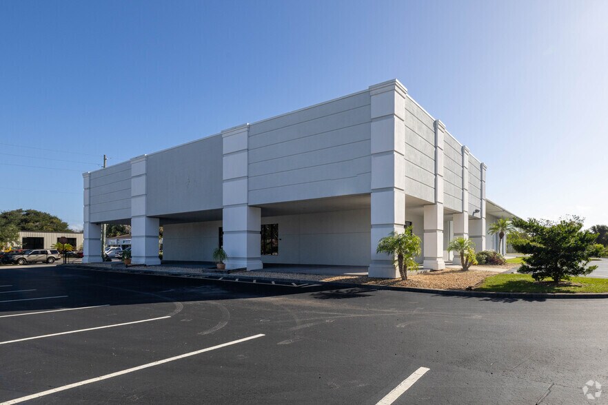 855 N Highway 17-92, Longwood, FL à louer - Photo du bâtiment - Image 3 de 12