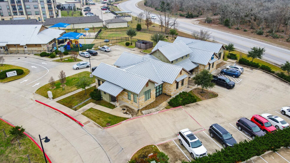 4508 Mills Park Cir, College Station, TX à louer - Photo du bâtiment - Image 3 de 17