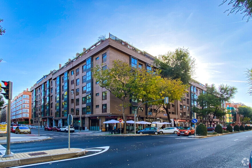 Retail in Madrid, Madrid for lease - Primary Photo - Image 1 of 2