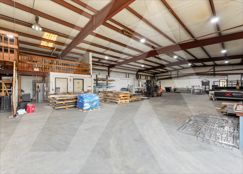 8401 W Monroe Rd, Houston, TX for lease - Building Photo - Image 3 of 17