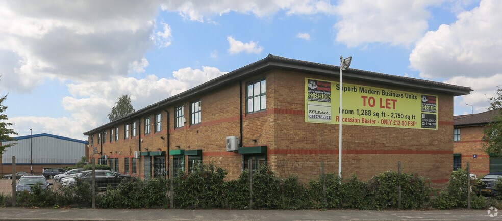 Great Central Way, Londres à louer - Photo du bâtiment - Image 1 de 7