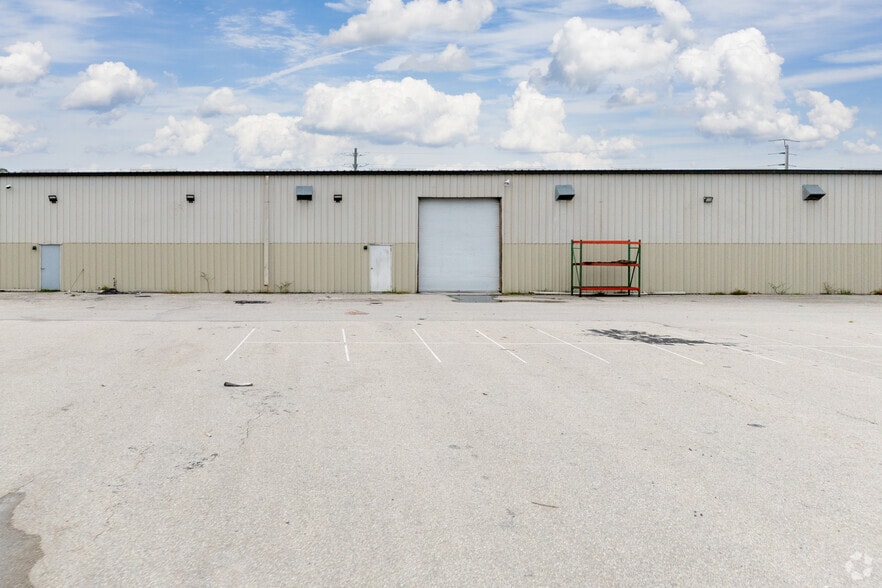 17195 Jean St, Fort Myers, FL for lease - Building Photo - Image 3 of 5