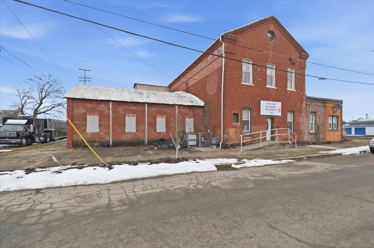 104 S Norton St, Mount Vernon, OH for lease Primary Photo- Image 1 of 12