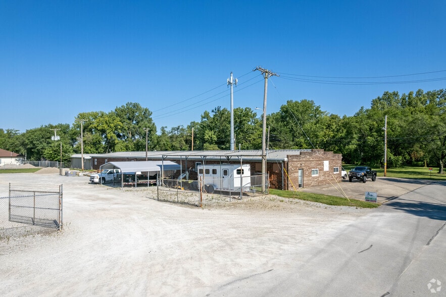 235 Glaser St, Fairborn, OH for lease - Building Photo - Image 3 of 5