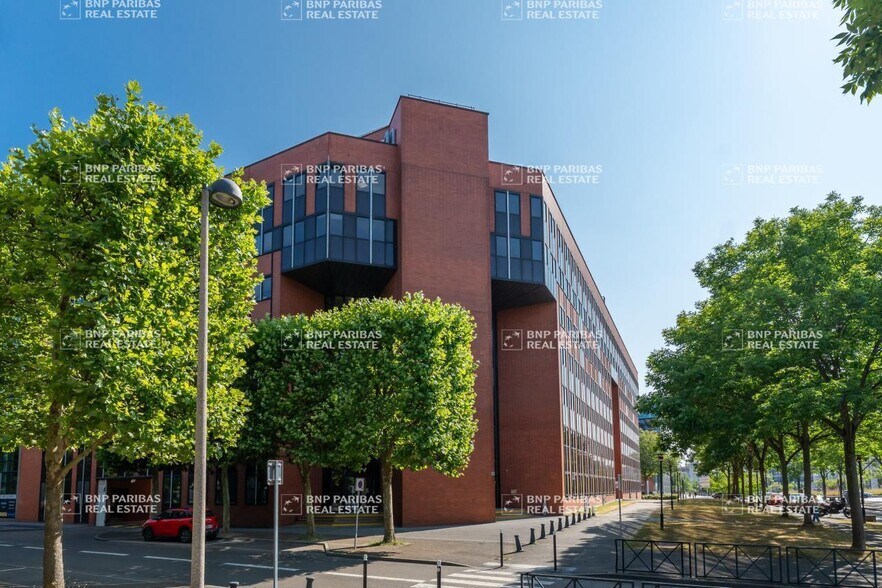 19 Avenue Du Centre, Guyancourt à louer - Photo du bâtiment - Image 2 de 16