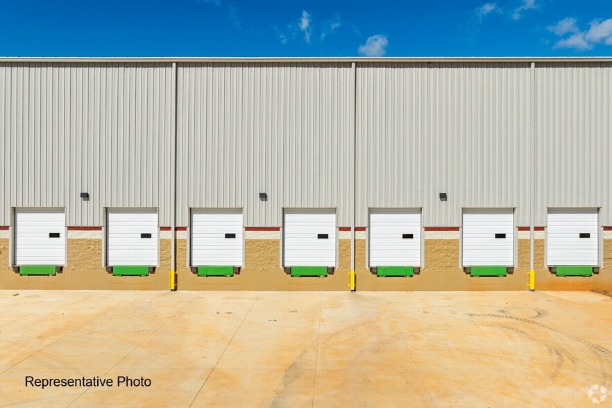 537 American Way, Grenada, MS for lease - Building Photo - Image 3 of 4