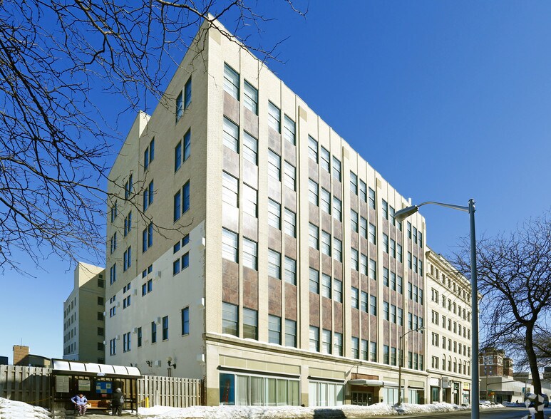716 State St, Erie, PA à louer - Photo du bâtiment - Image 2 de 11