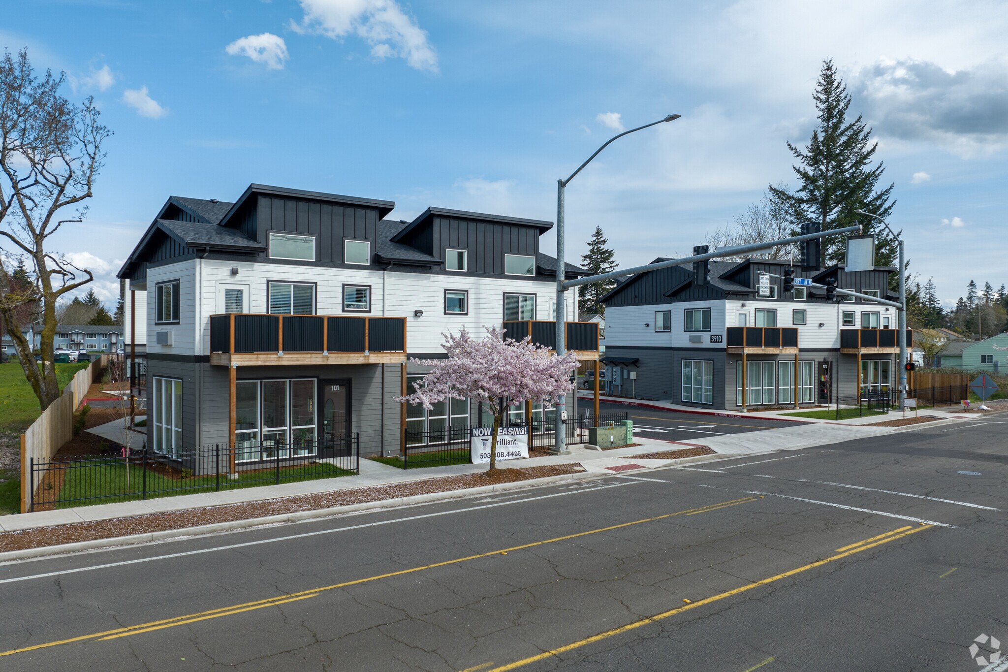 3910-3940 Cherry Ave NE, Keizer, OR à louer Photo du bâtiment- Image 1 de 15