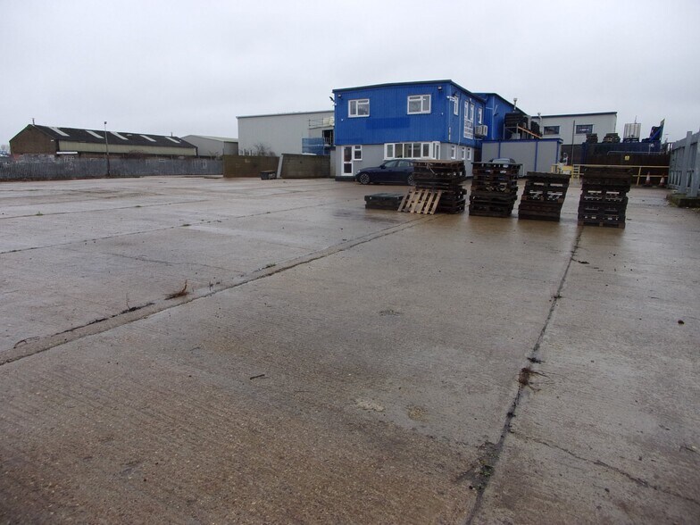 Harvey Rd, Basildon à vendre - Photo du bâtiment - Image 2 de 5