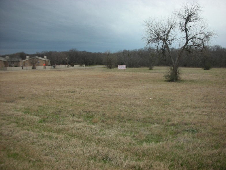 1041 N I-45, Ennis, TX à vendre - Photo du bâtiment - Image 1 de 3
