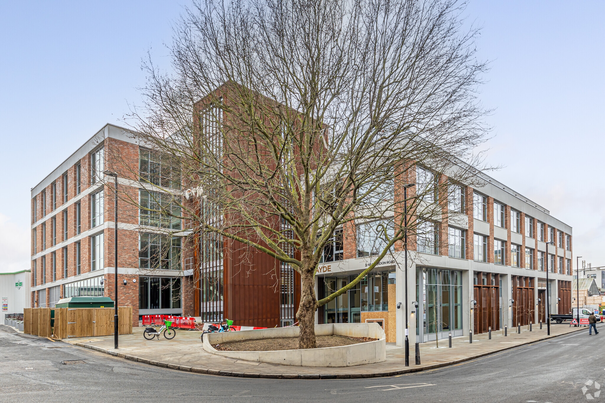 Brandon Rd, London for lease Primary Photo- Image 1 of 24