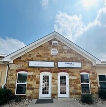 305 N Heatherwilde Blvd, Pflugerville, TX for lease Building Photo- Image 2 of 10