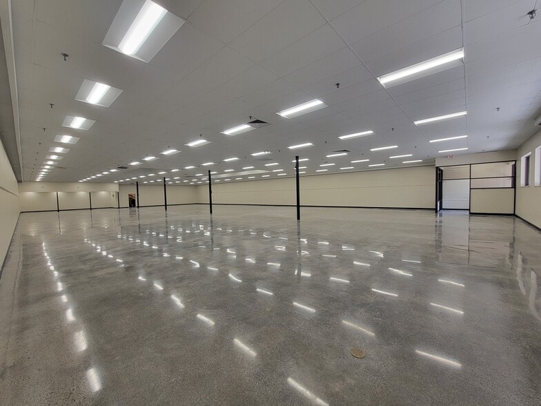 2726 Lee Hwy, Troutville, VA for lease - Building Photo - Image 3 of 3