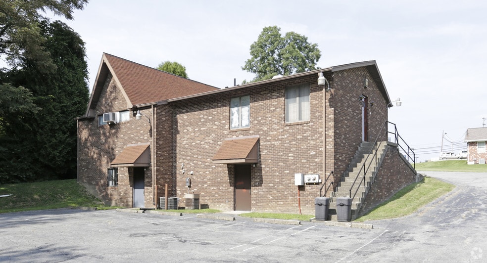 2285 Brodhead Rd, Aliquippa, PA à louer - Photo du bâtiment - Image 3 de 3