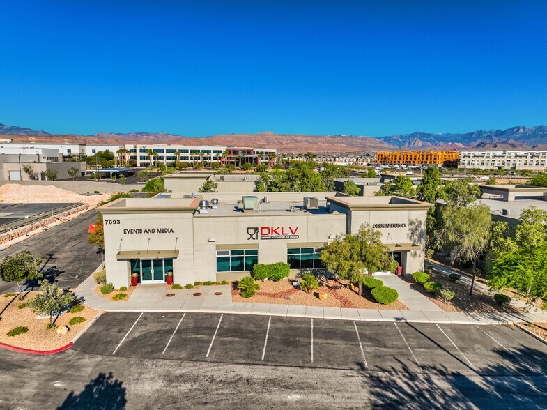 7693 W Post Rd, Las Vegas, NV à vendre - Photo du bâtiment - Image 2 de 15