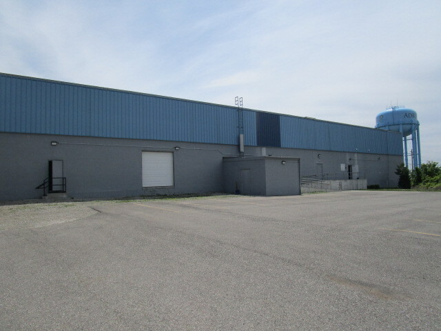 554 S Center St, Adrian, MI for lease - Building Photo - Image 2 of 14