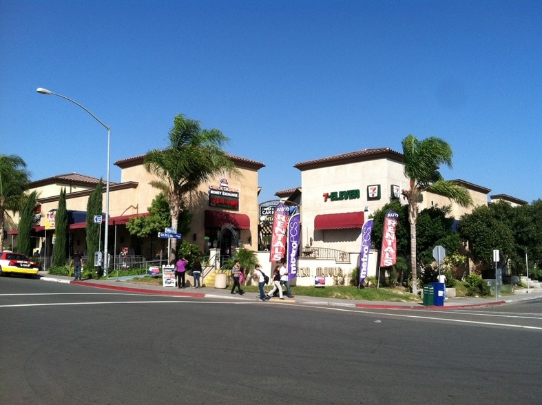 2493-2495 Roll Dr, San Diego, CA for lease - Building Photo - Image 2 of 3