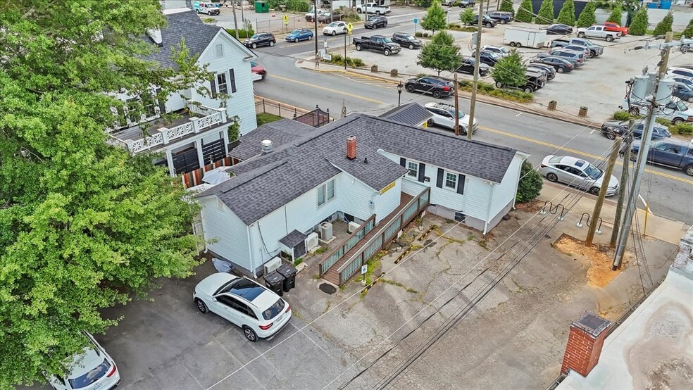 107 W Curtis St, Simpsonville, SC for sale - Building Photo - Image 3 of 13