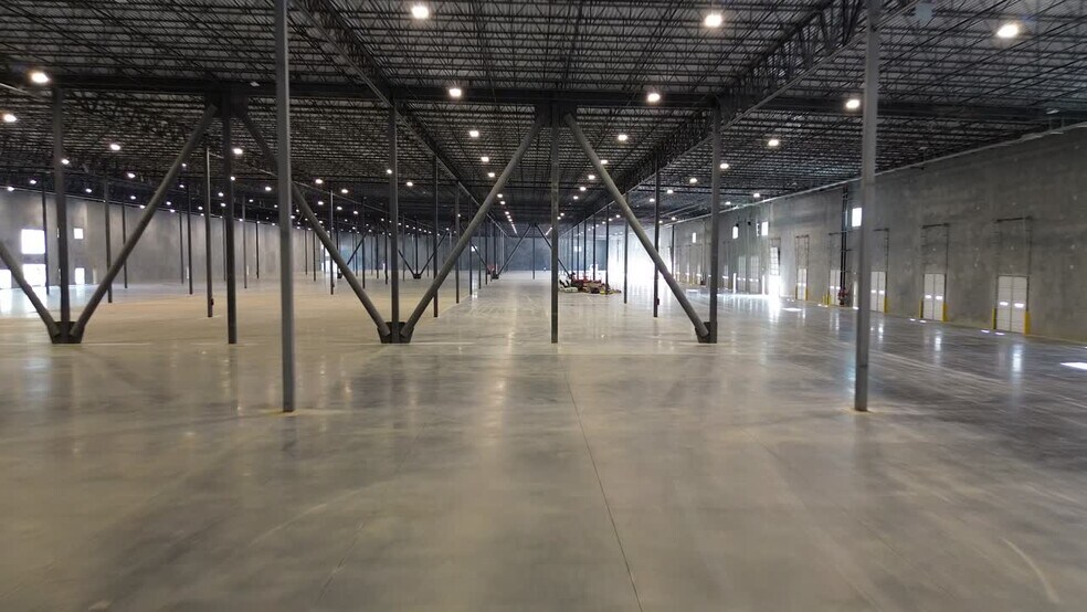 562 Omni Industrial Blvd, Summerville, SC à louer - Vidéo sur l’inscription commerciale - Image 2 de 20