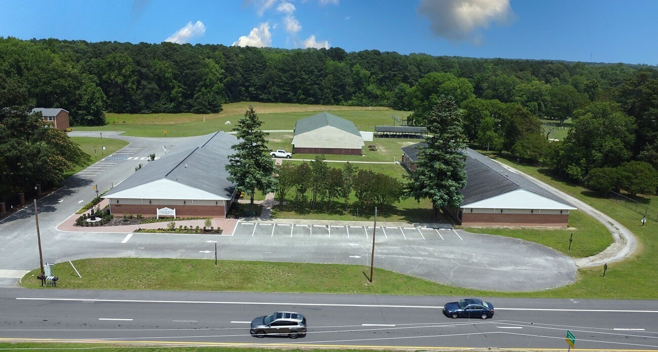 14353 Benns Church Blvd, Smithfield, VA à louer Photo du bâtiment- Image 1 de 2