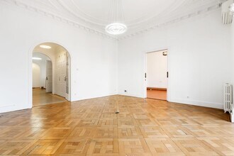 Office in Barcelona, Barcelona for lease Interior Photo- Image 2 of 23